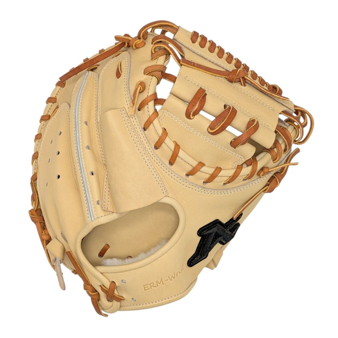 33.5" Atoms Professional Line+, Catcher's Mitt, Camel Uragami Steerhide