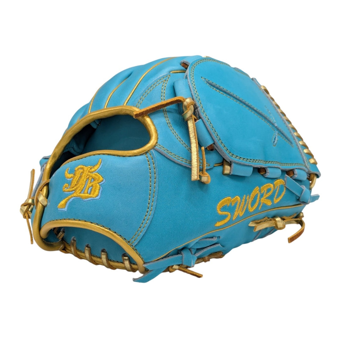 11.73" (29.8cm) Wagyu JB Bauer Glove, Light Blue Wagyu Leather, Gold Binding, JB-00T1