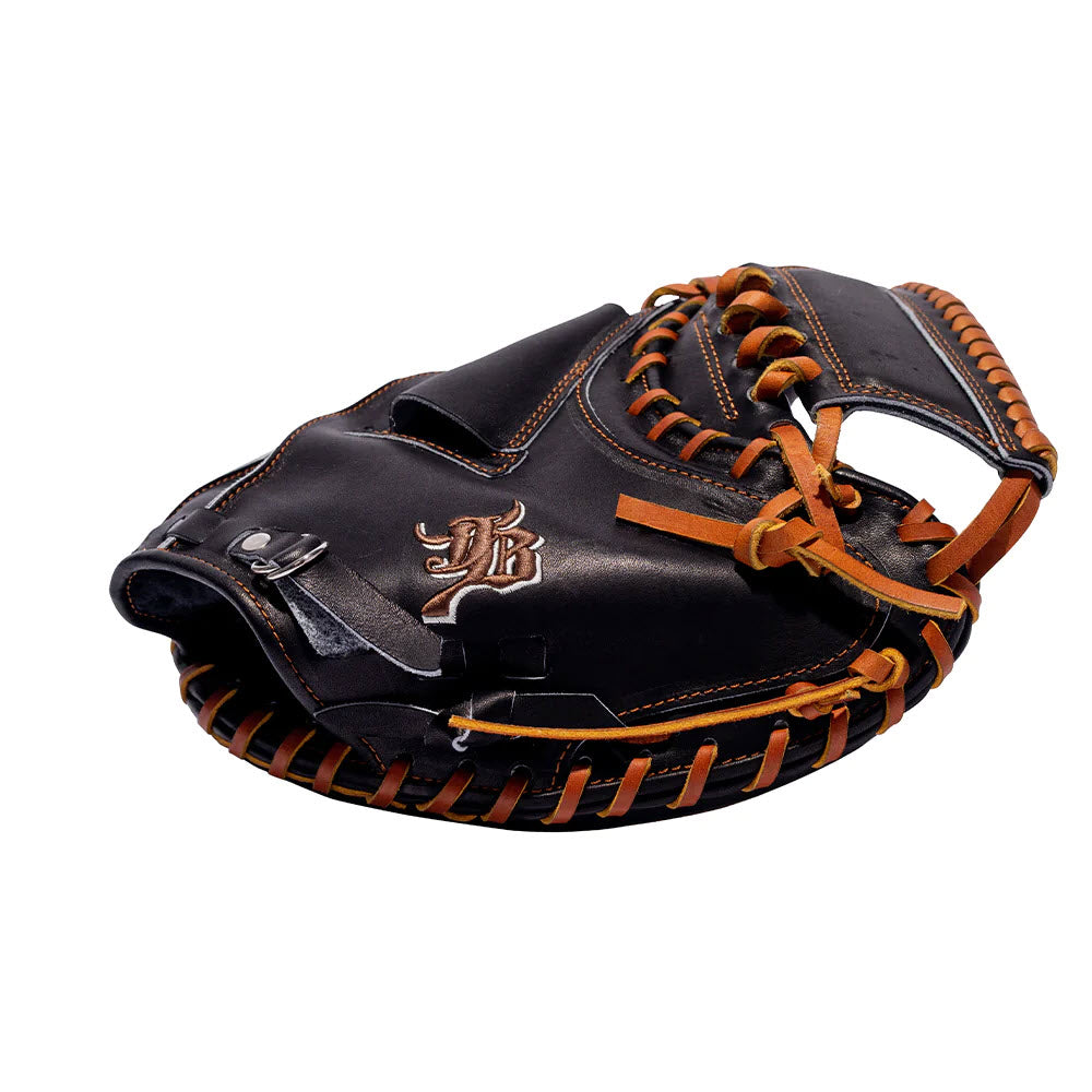 33" Wagyu JB Catcher's Mitt, Closed Back, RHT, Miyazaki Wagyu Leather, Black, JB23-002SBLK